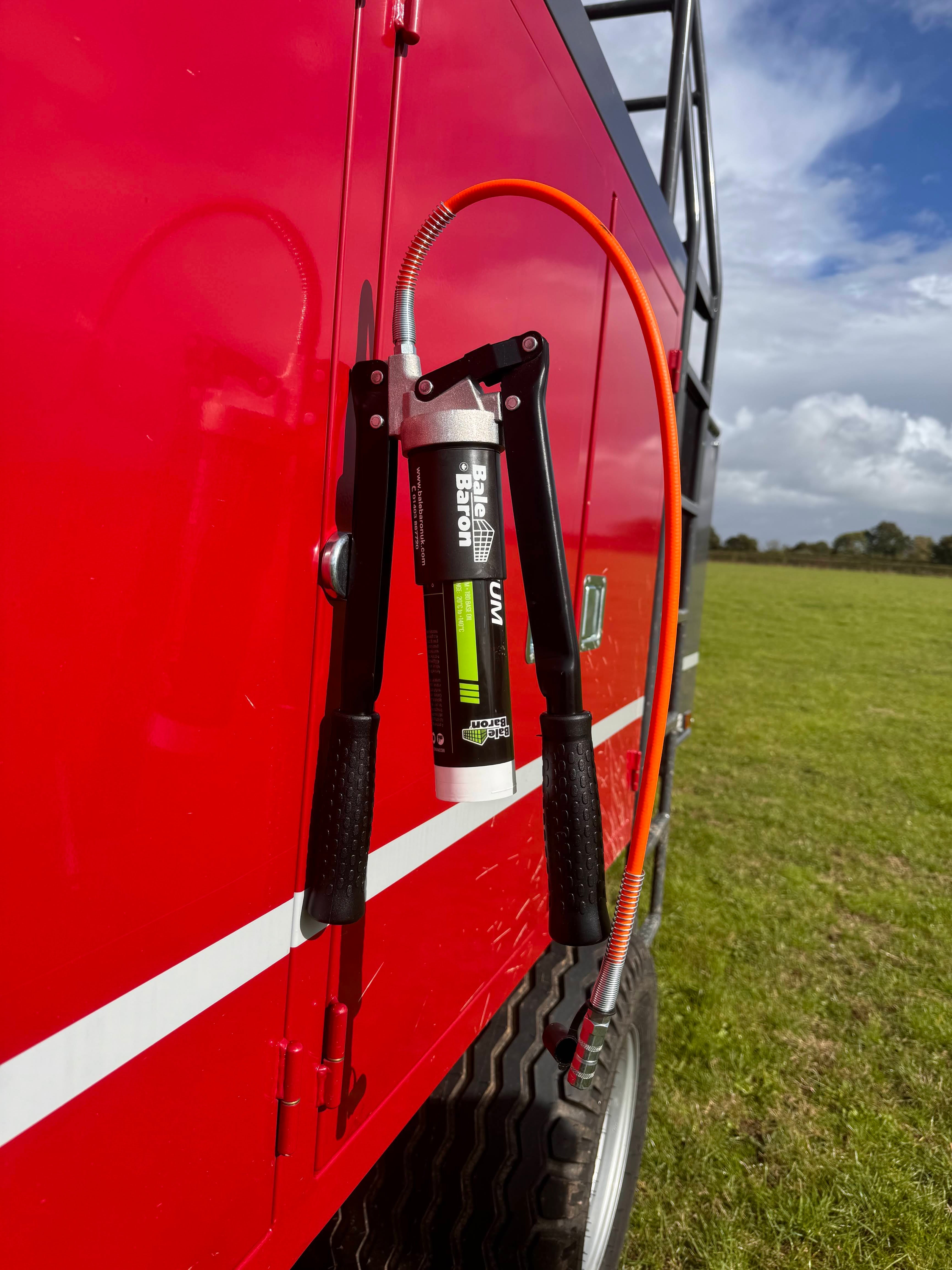 Best Grease Gun for Agricultural Machinery (UK Guide)